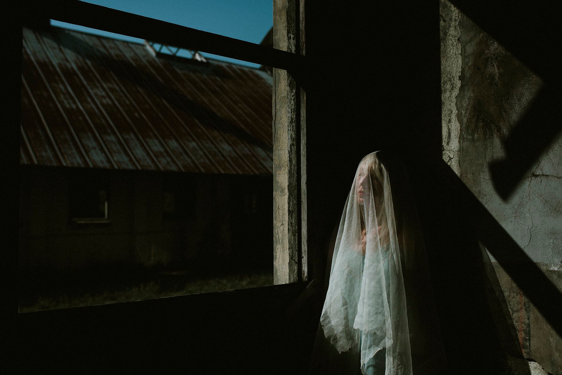 When You're Strange Features by Twyla Jones, Images of Strange features, Strange photos