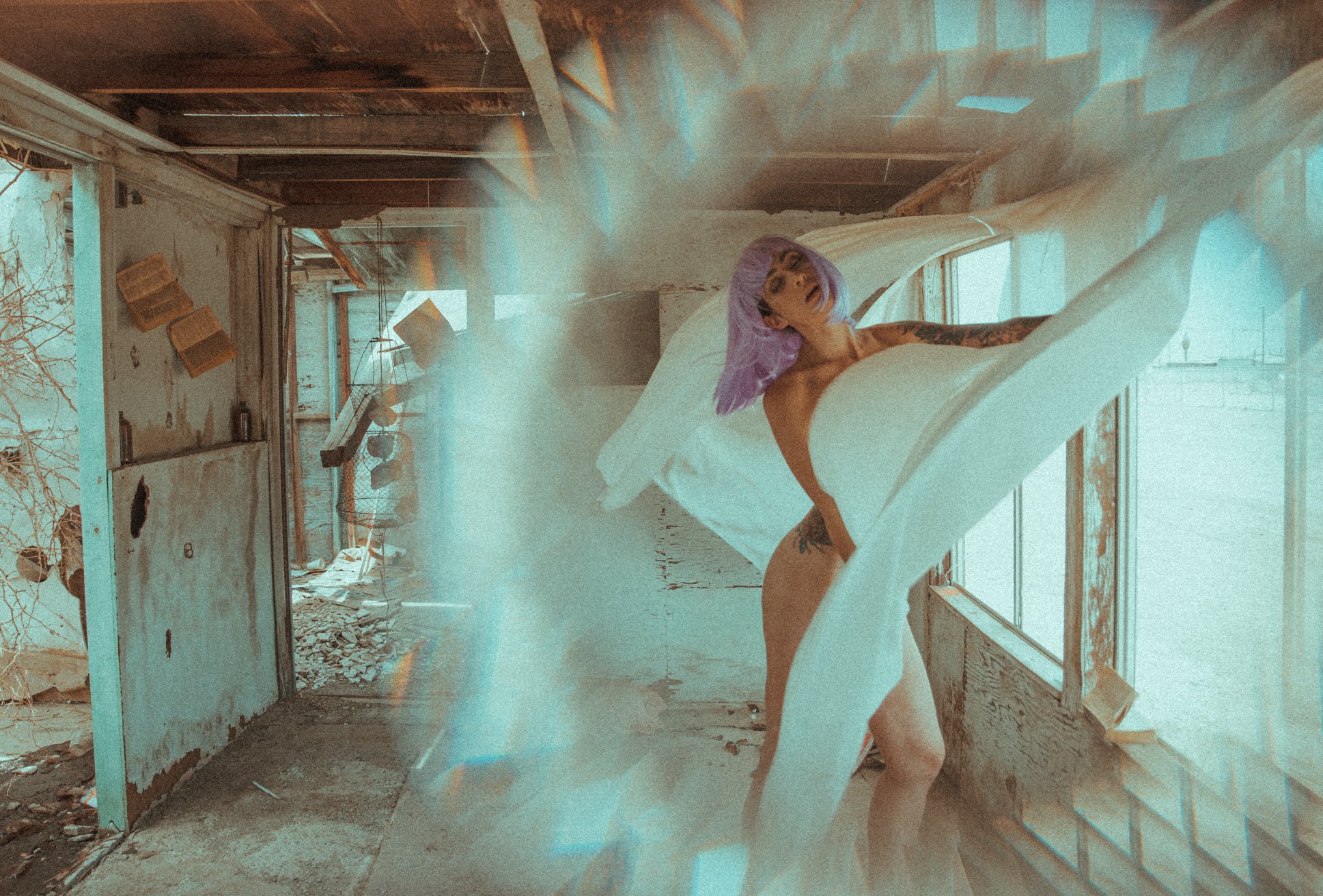When You're Strange Features by Twyla Jones, Images of Strange features, Strange photos