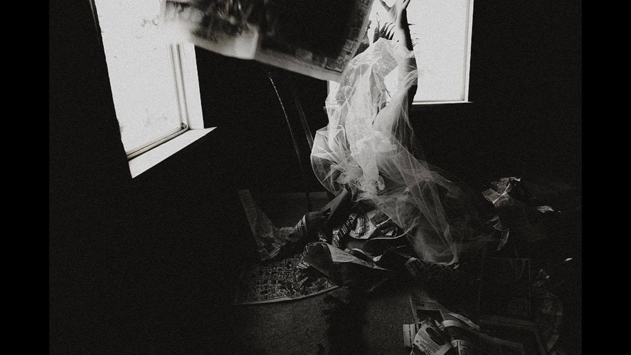 When You're Strange Features by Twyla Jones, Images of Strange features, Strange photos